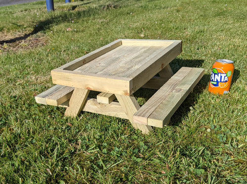 chicknic table - mini picnic table for birds and small animals